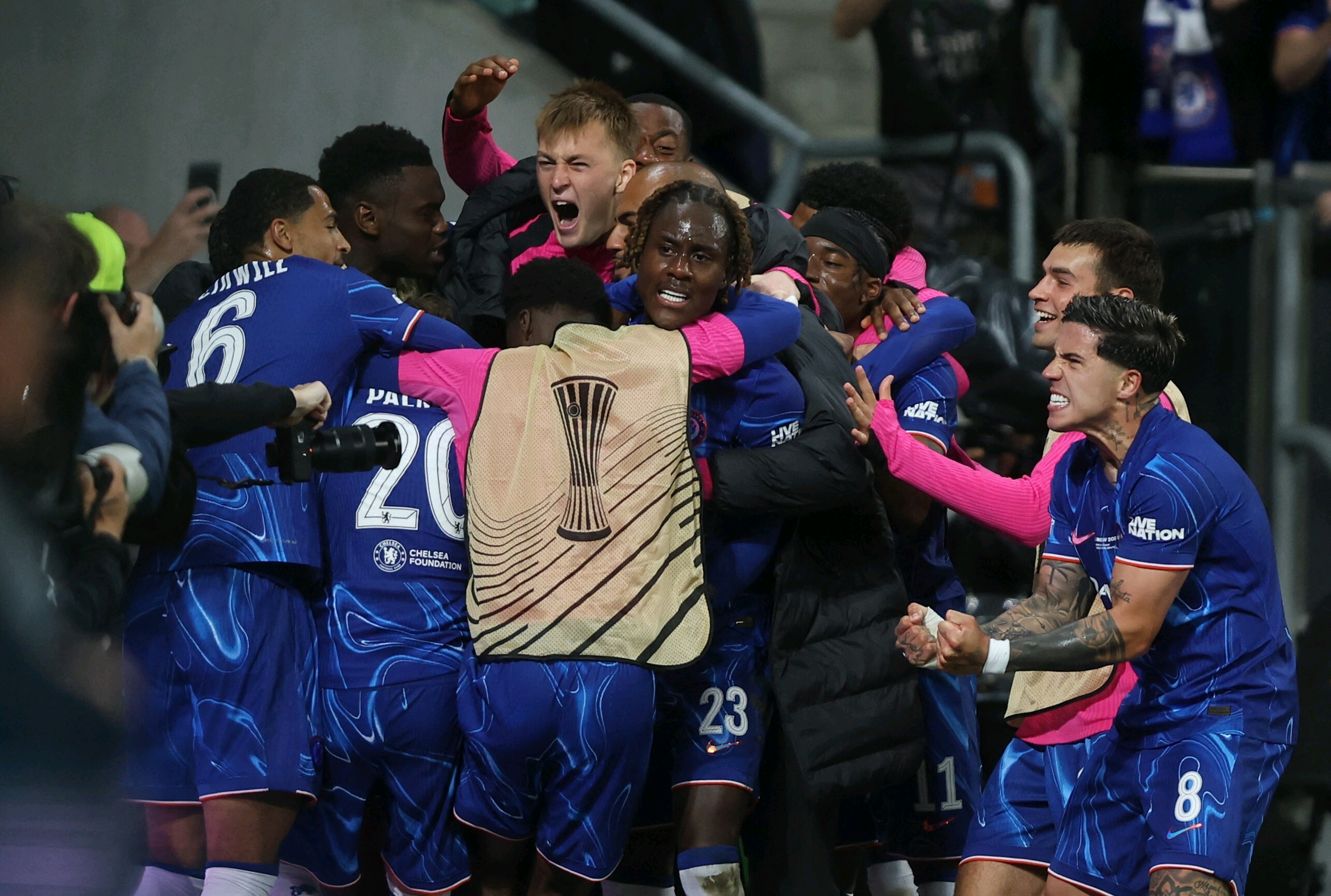 赛前突围战来临,拉齐奥围绕欧联状态回暖,气氛紧张,球队文化再被提及 赛前突围战来临,拉齐奥围绕欧联状态回暖,气氛紧张,球队文化再被提及