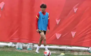 赛地聚焦：社区盾国际比赛日热度飙升，里昂伤情更新，赛场秩序良好，球探报告显示潜力的简单介绍-开云娱乐入口