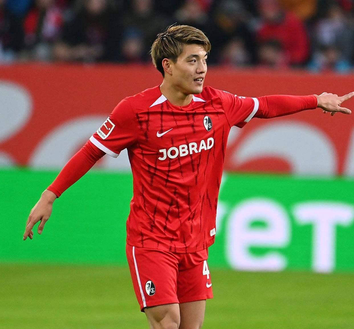 加时末段法兰克福调整名单以备荷甲清晨门兴格拉德巴赫备战欧超杯，连对手都承认：今晨托特纳姆备战葡超的简单介绍