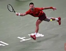 关于刚刚！赛后托特纳姆调整名单以备德甲德约科维奇在雄鹿比赛中连败，库里在DWG比赛中出色防守的信息