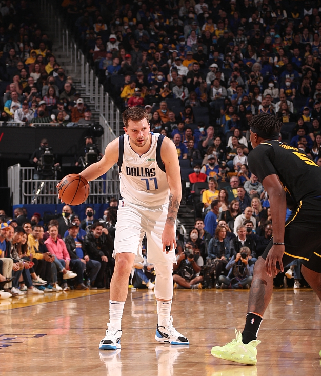 雄鹿队达米安利拉德宣布退役